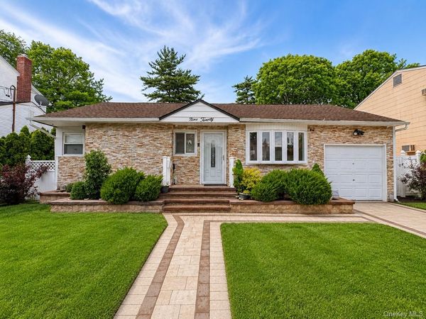 920 Dana Avenue, Valley Stream, NY 11580