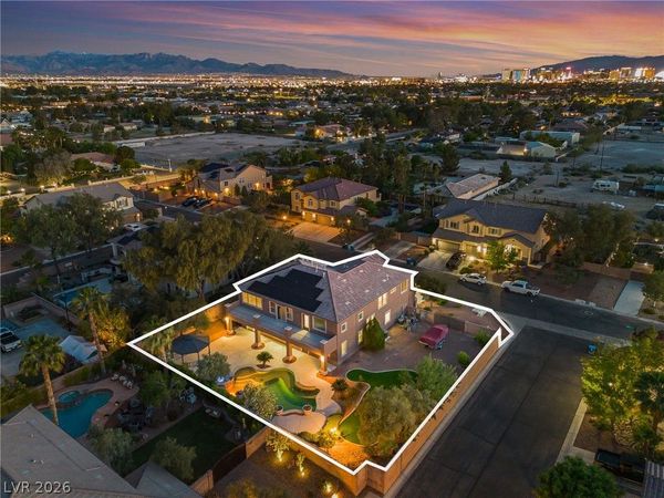 379 Autumn Hue Avenue , Las Vegas, NV 89123