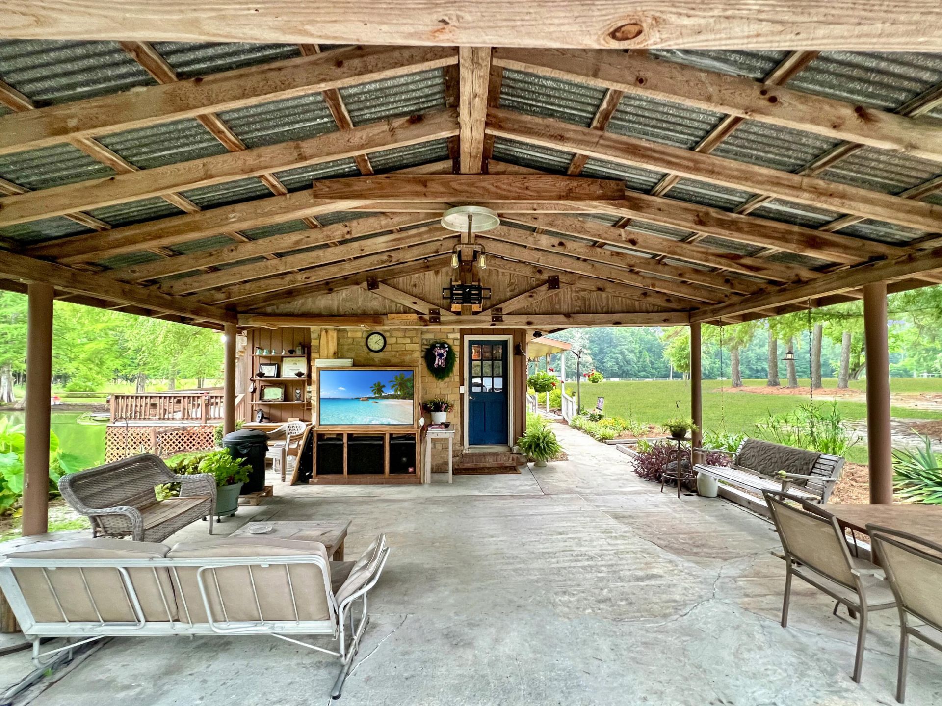 135 Durr Stables Lane Photo 4