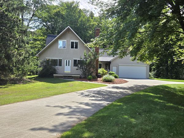 23760 36th Avenue, Ravenna, MI 49451