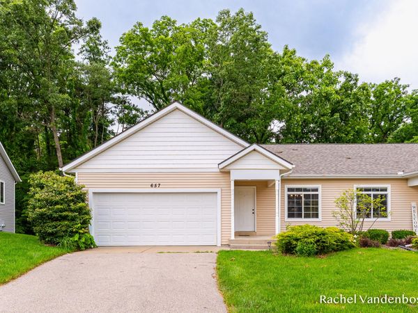 657 Wren Court, Unit 5, Middleville, MI 49333