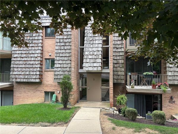 915 Forest Green Dr. , Moon Twp, PA 15108