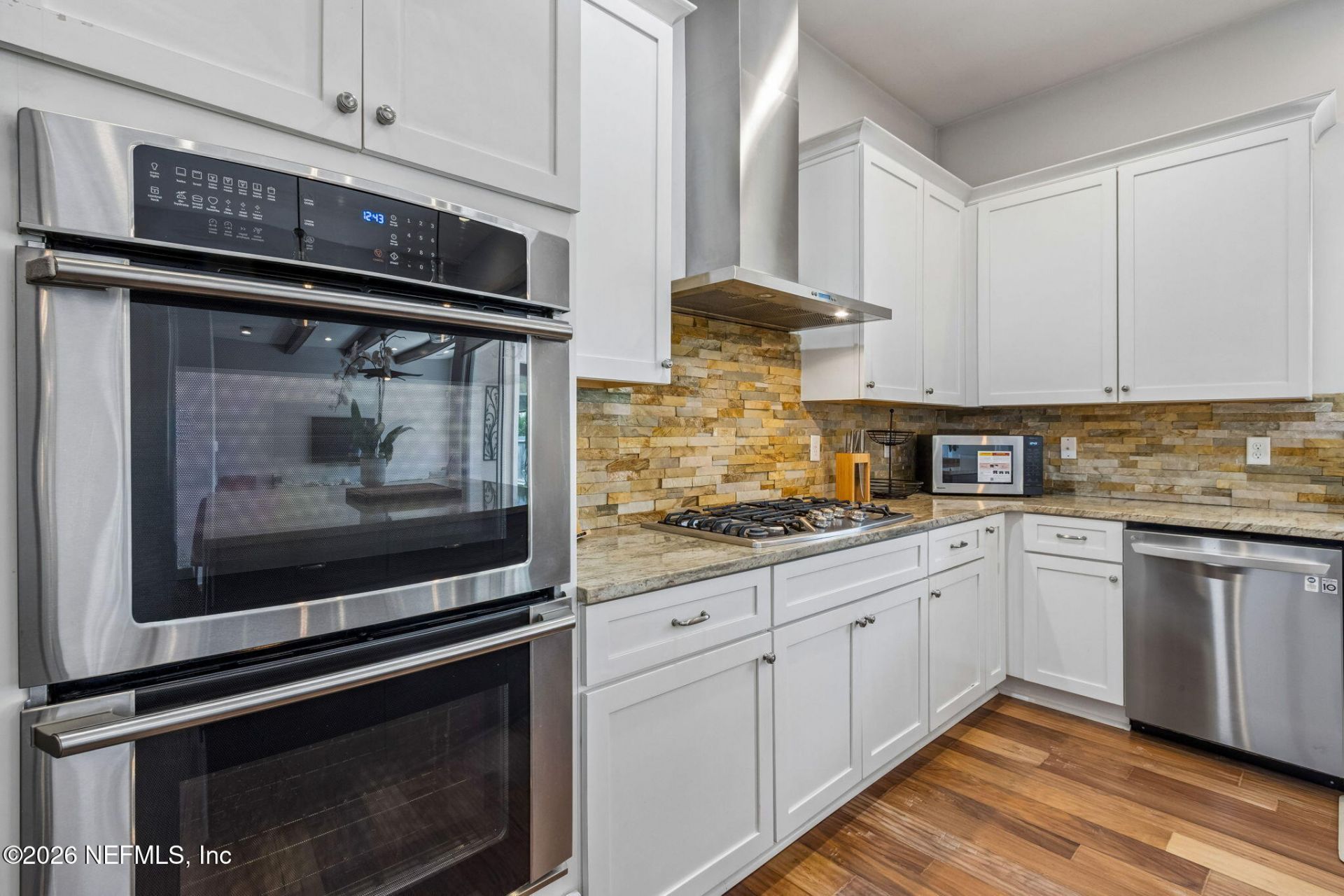 4135 Avalon Circle, Jacksonville Beach, FL 32250 Photo