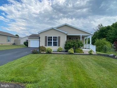 4 WAGTAIL COURT, BECHTELSVILLE, PA 19505