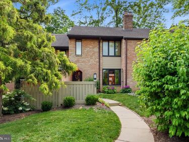 127 WOODGATE LANE, Unit 17, PAOLI, PA 19301