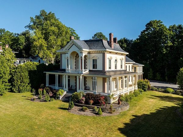 38 Gray St., Amherst, MA 01002