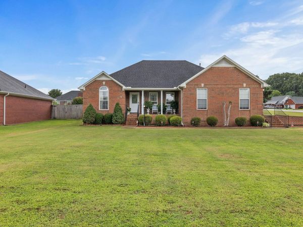 115 Brooks Landing Dr, Killen, AL 35645