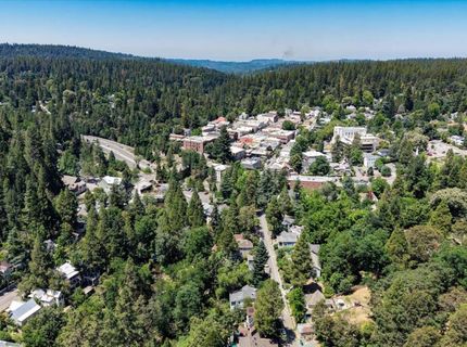 124 Grove St, Nevada City, CA 95959 Photo