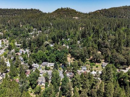 124 Grove St, Nevada City, CA 95959 Photo