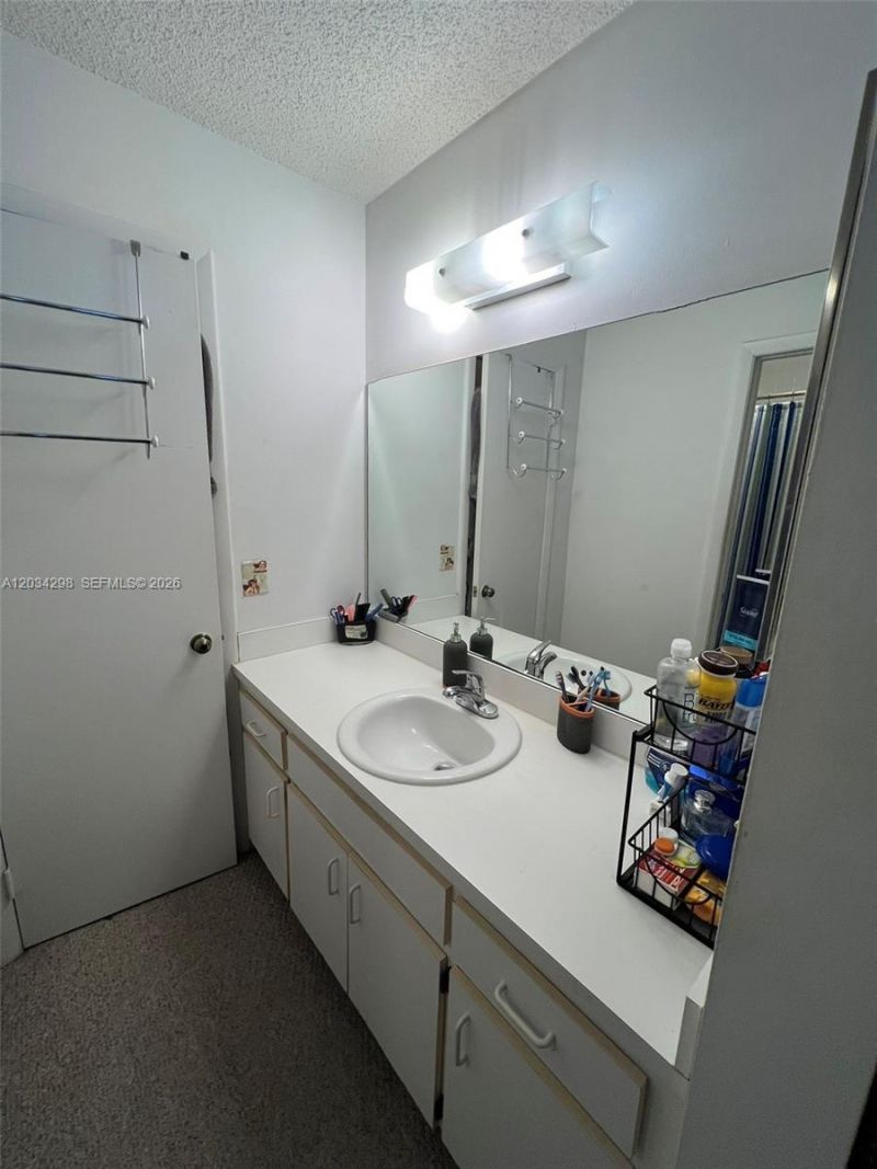 9710 Hammocks Blvd, Unit 204-31, Miami, FL 33196 Photo