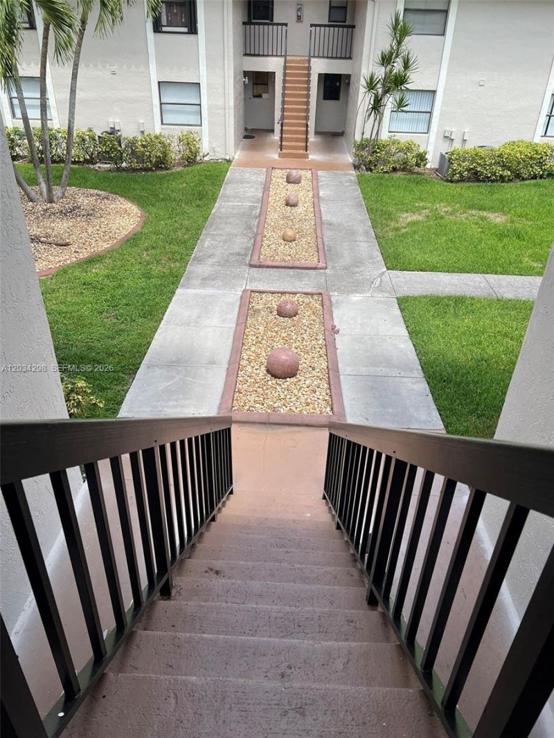 9710 Hammocks Blvd, Unit 204-31, Miami, FL 33196 Photo