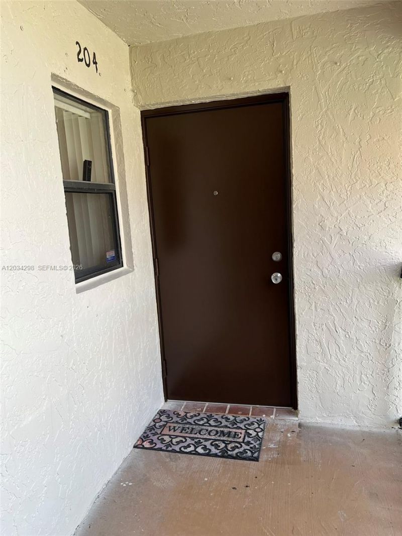 9710 Hammocks Blvd, Unit 204-31, Miami, FL 33196 Photo