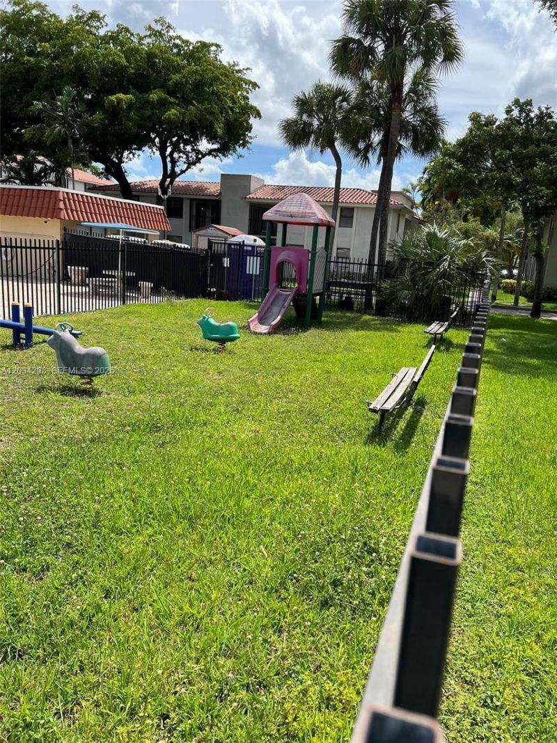 9710 Hammocks Blvd, Unit 204-31, Miami, FL 33196 Photo