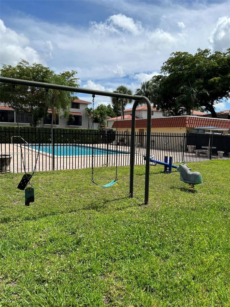 9710 Hammocks Blvd, Unit 204-31, Miami, FL 33196 Photo