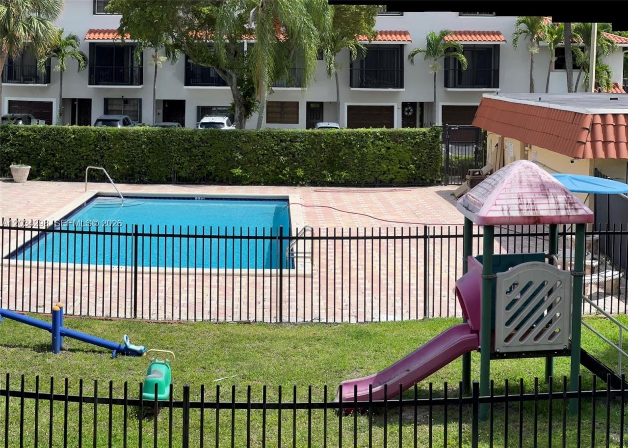 9710 Hammocks Blvd, Unit 204-31, Miami, FL 33196 Photo