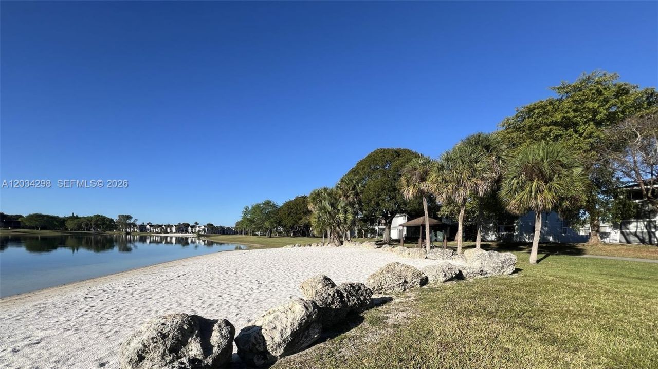 9710 Hammocks Blvd, Unit 204-31, Miami, FL 33196 Photo
