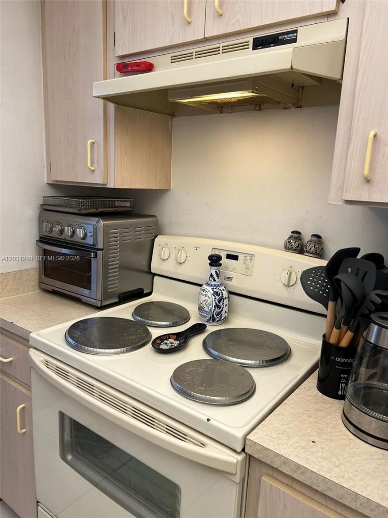9710 Hammocks Blvd, Unit 204-31, Miami, FL 33196 Photo