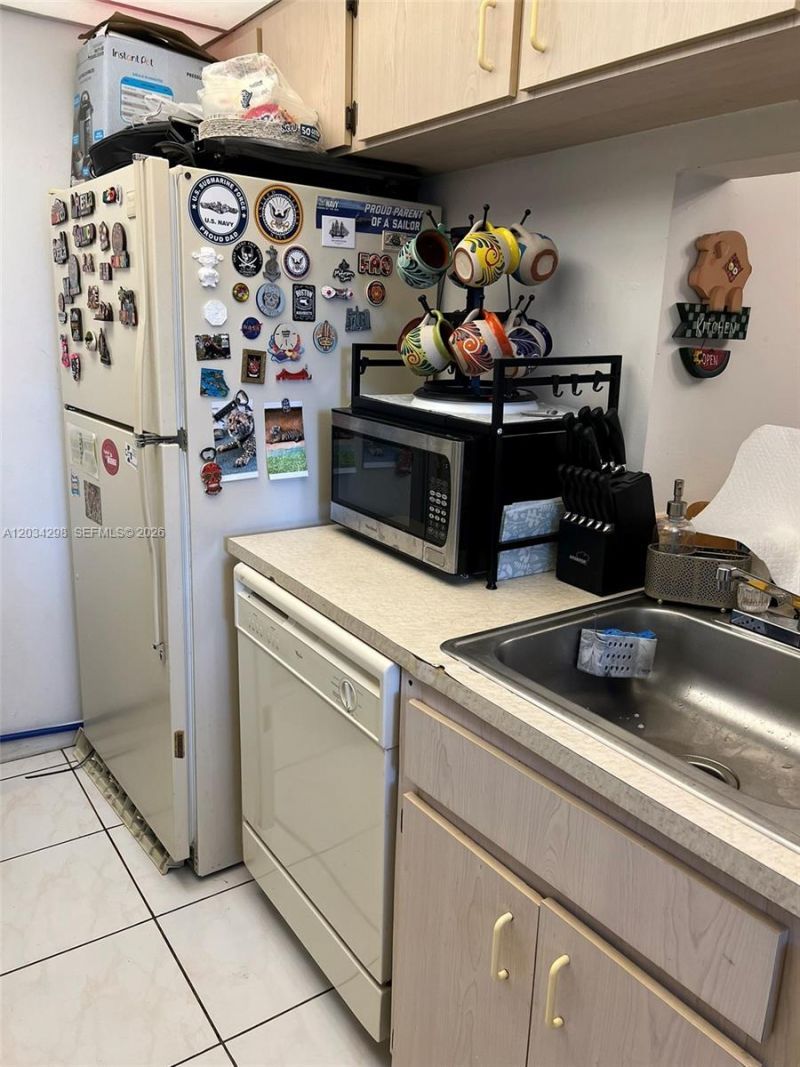 9710 Hammocks Blvd, Unit 204-31, Miami, FL 33196 Photo