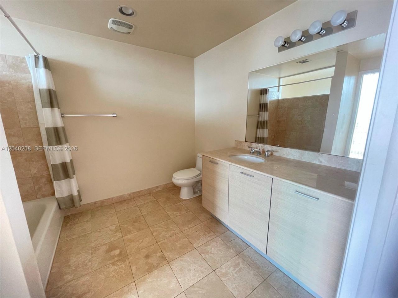 350 NE 24th St , Unit 814, Miami, FL 33137 Photo