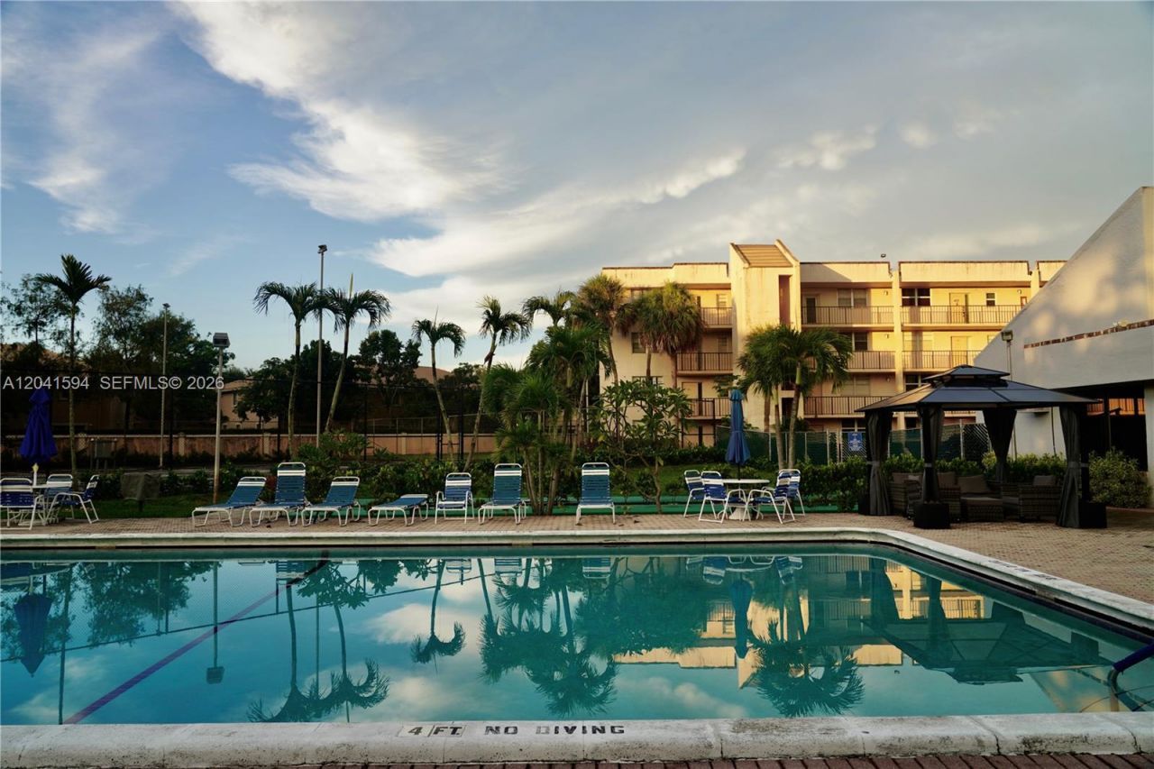 2551 Aragon Blvd, Unit 310, Sunrise, FL 33322 Photo