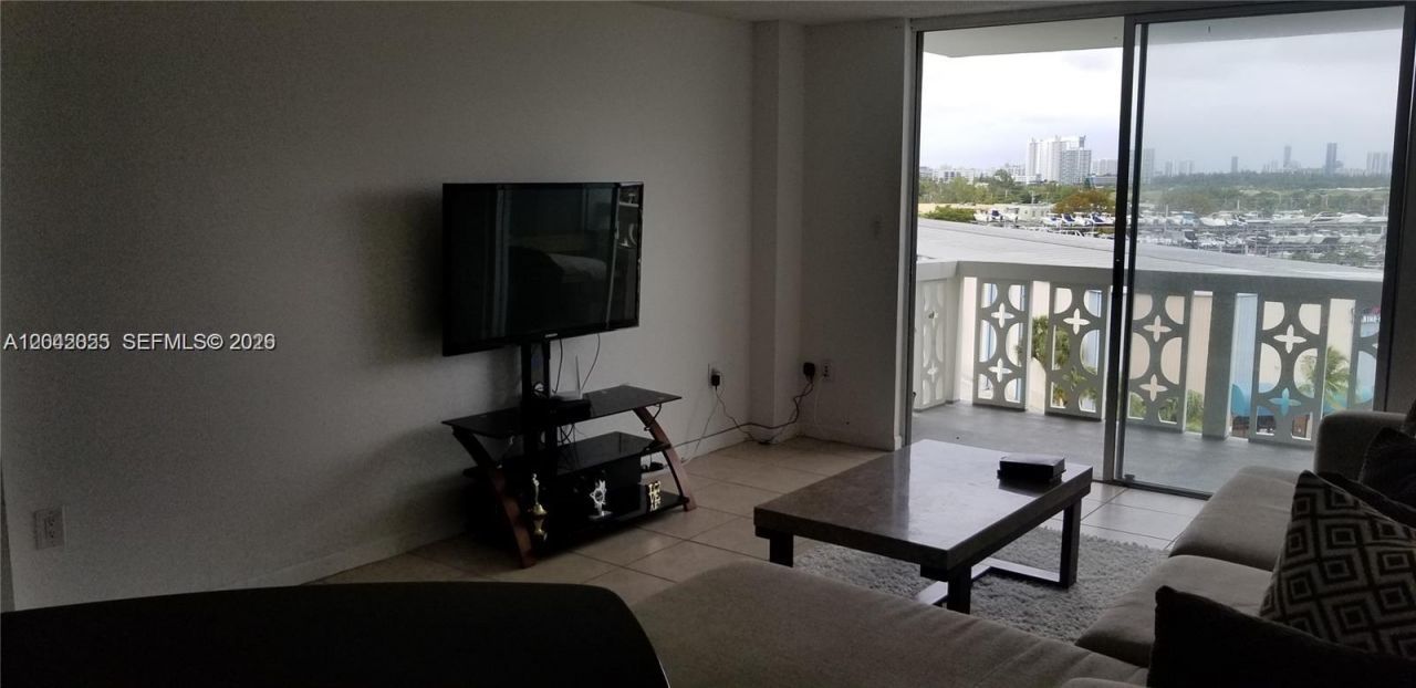 13155 Ixora Ct, Unit 810, North Miami, FL 33181 Photo