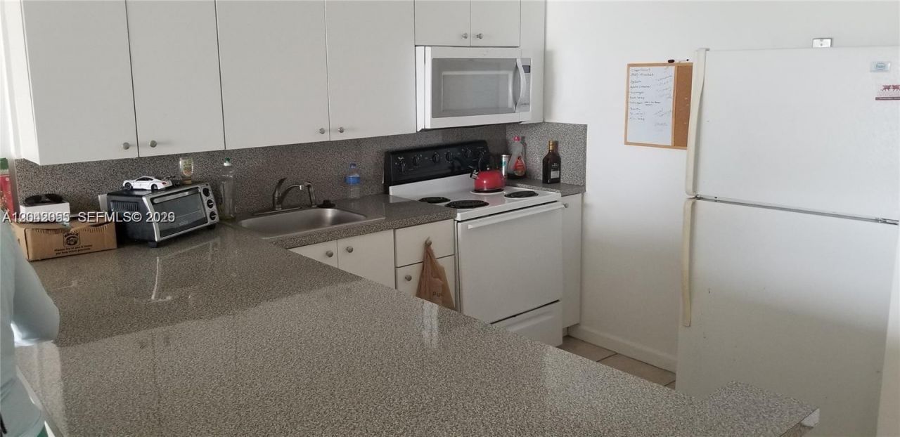 13155 Ixora Ct, Unit 810, North Miami, FL 33181 Photo