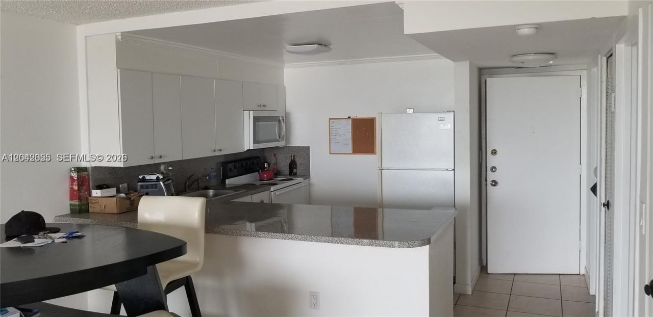 13155 Ixora Ct, Unit 810, North Miami, FL 33181 Photo