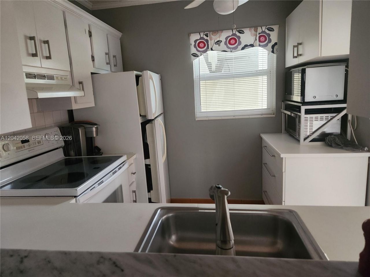 5001 NW 34th St , Unit 205, Lauderdale Lakes, FL 33319 Photo