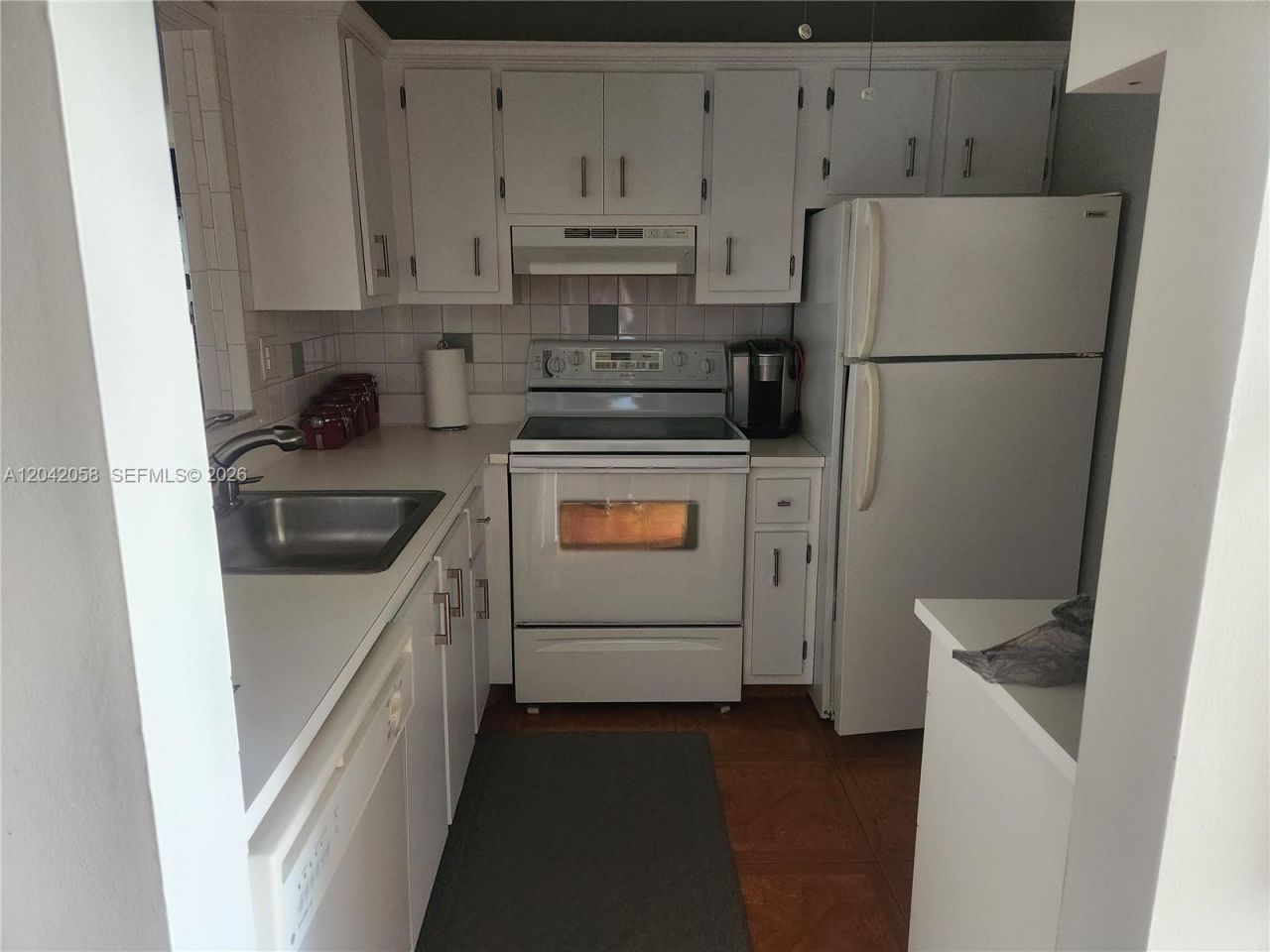 5001 NW 34th St , Unit 205, Lauderdale Lakes, FL 33319 Photo