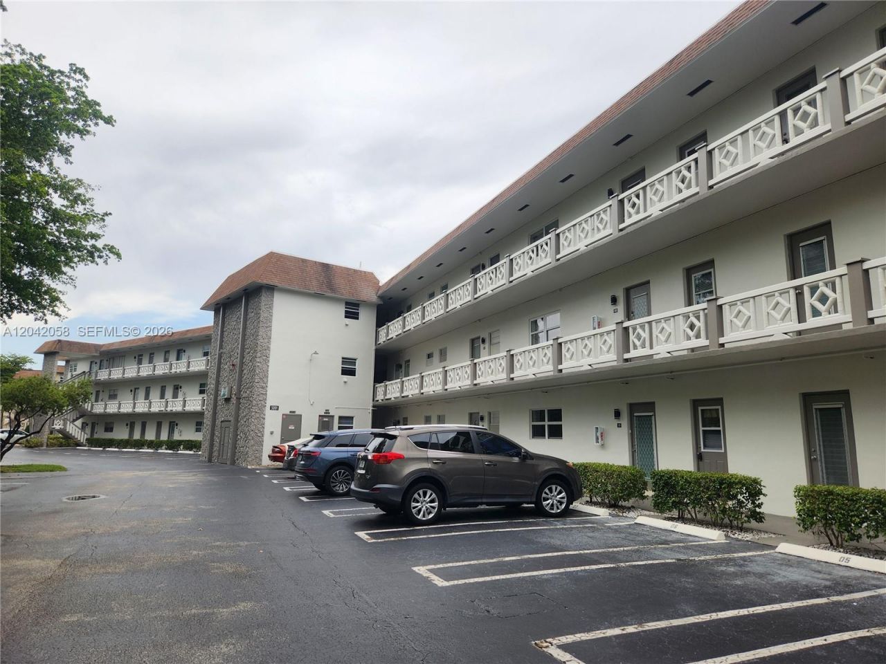5001 NW 34th St , Unit 205, Lauderdale Lakes, FL 33319 Photo