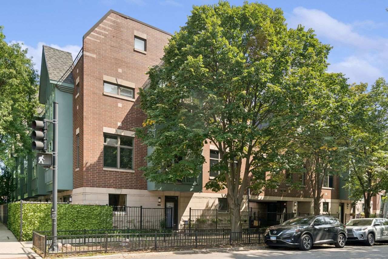 2751 N Greenview Avenue, Unit A, Chicago, IL 60614 Main Photo