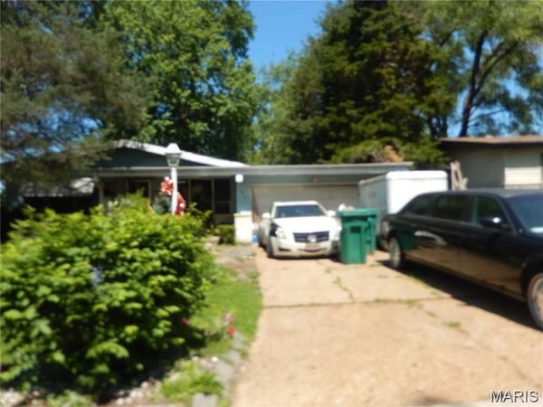 2181 Orbitt Drive , St Louis, MO 63136