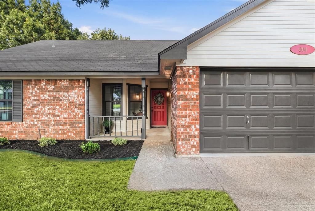 804 Virginia Boulevard, Midlothian, TX 76065 Main Photo