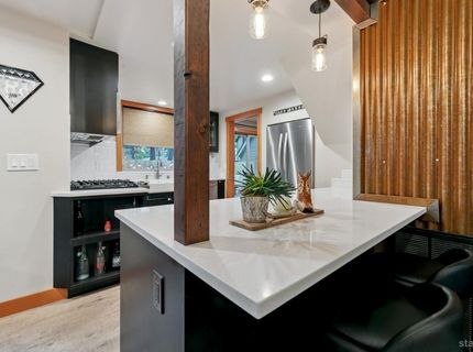 832 Merced Avenue, South Lake Tahoe, CA 96150 Photo