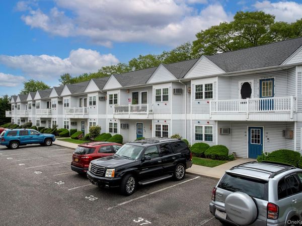 30 BAY POINT Court , Unit 52, West Babylon, NY 11704