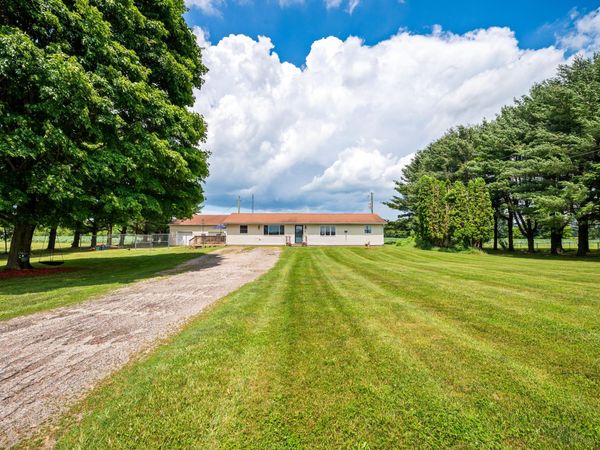 28644 Elm Street, Dowagiac, MI 49047