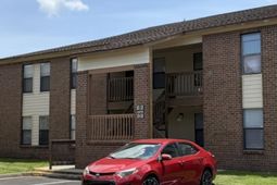 2005 Greens Blvd.  photo 4