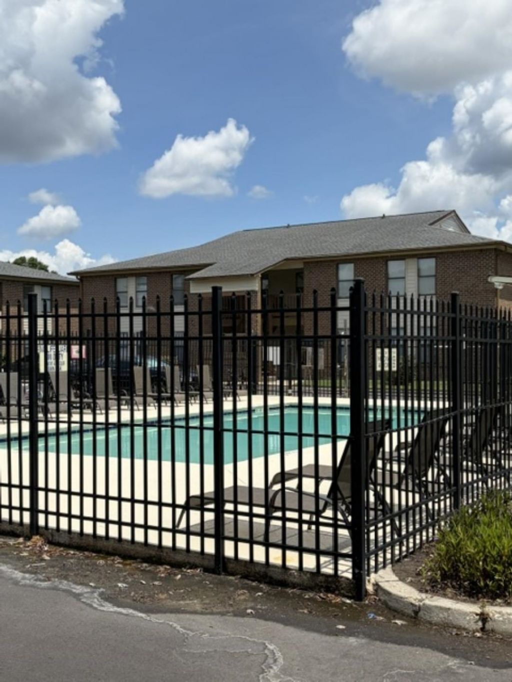 2005 Greens Blvd.  Photo 4