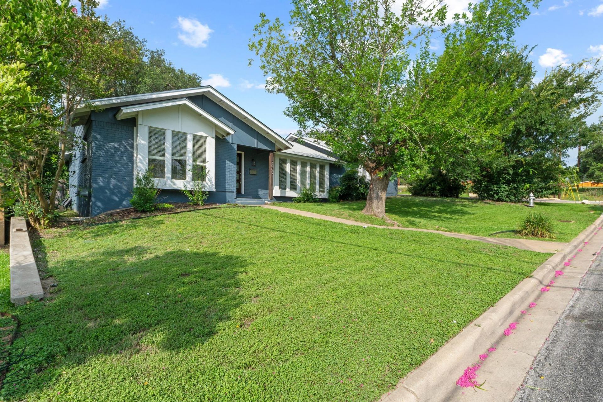 2505 Wilke Dr, Austin, TX 78704 Main Photo