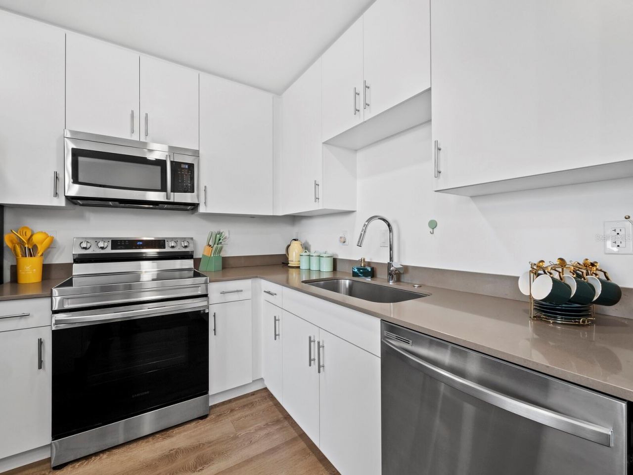1703 N Tamiami Trail , Unit 306, Sarasota, FL 34234 Photo
