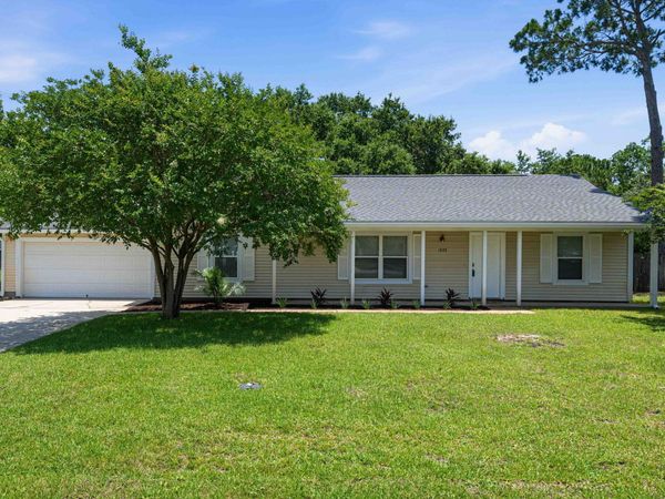1888 Coral Street, Navarre, FL 32566