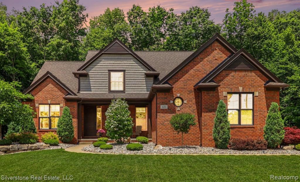 651 Wynstone Circle N, Oakland Township, MI 48363 Main Photo