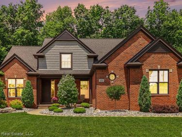 651 Wynstone Circle N, Oakland Twp, MI 48363