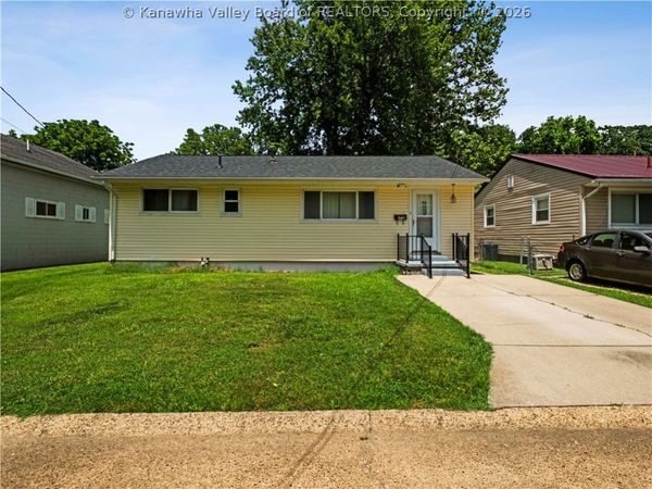 3939 39th Street E, Nitro, WV 25143