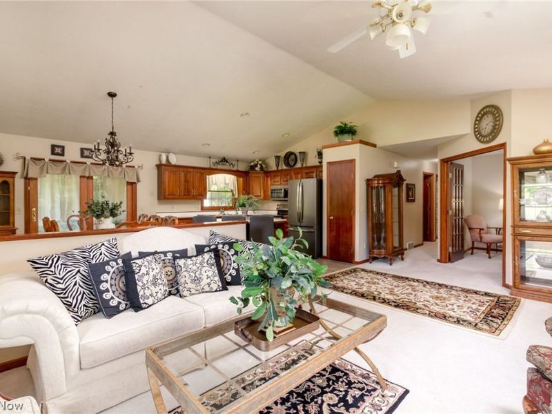 887 Manor Circle, Howard, OH 43028 Photo 12