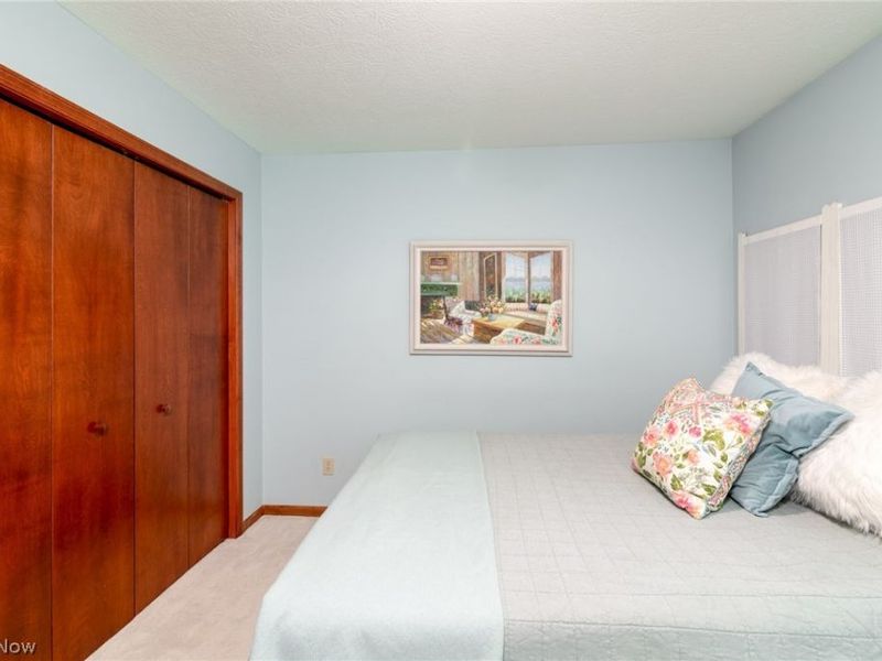 887 Manor Circle, Howard, OH 43028 Photo 13