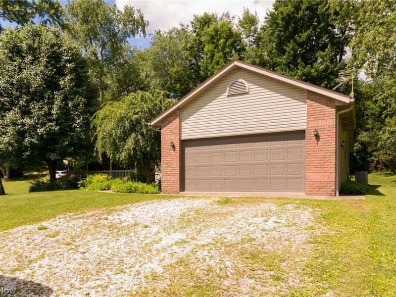 887 Manor Circle, Howard, OH 43028 Photo 26