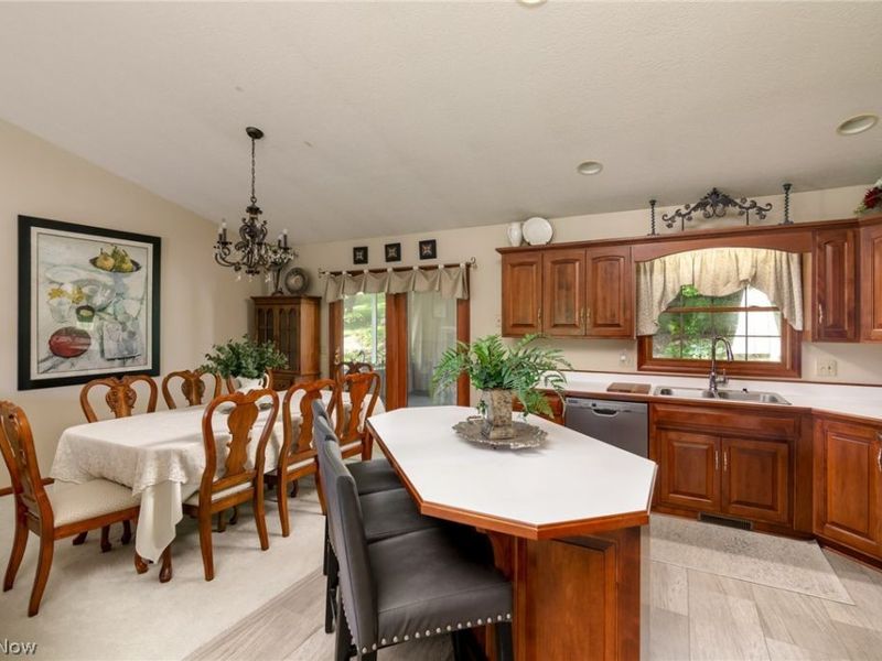 887 Manor Circle, Howard, OH 43028 Photo 4