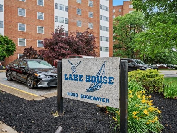 11850 Edgewater Drive , Unit 110, Lakewood, OH 44107