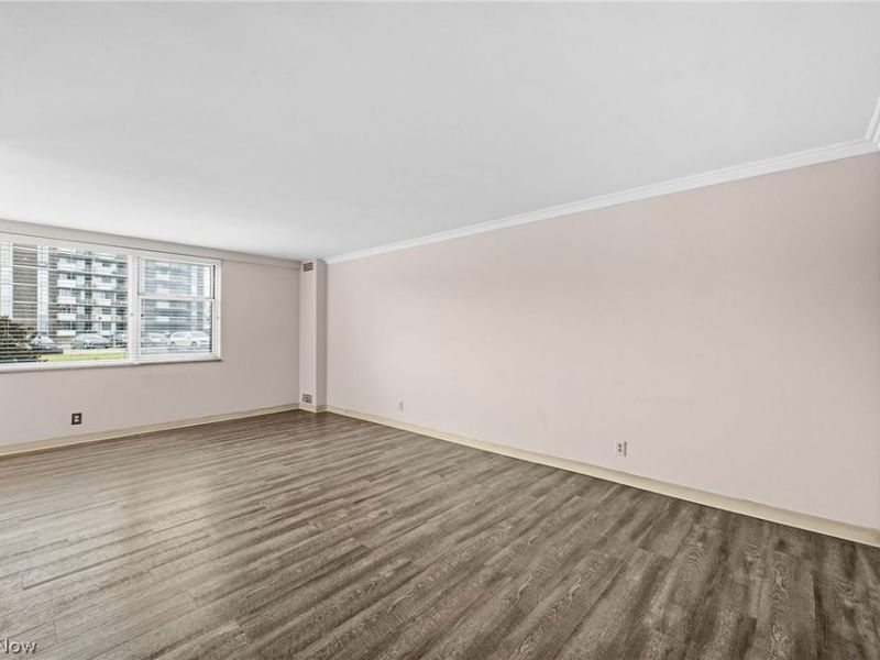 11850 Edgewater Drive, Unit 110, Lakewood, OH 44107 Photo 7